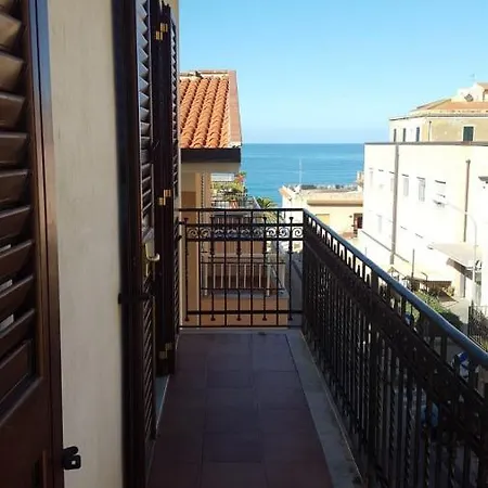Casa Gioiosa Sea Apartment Gioiosa Marea